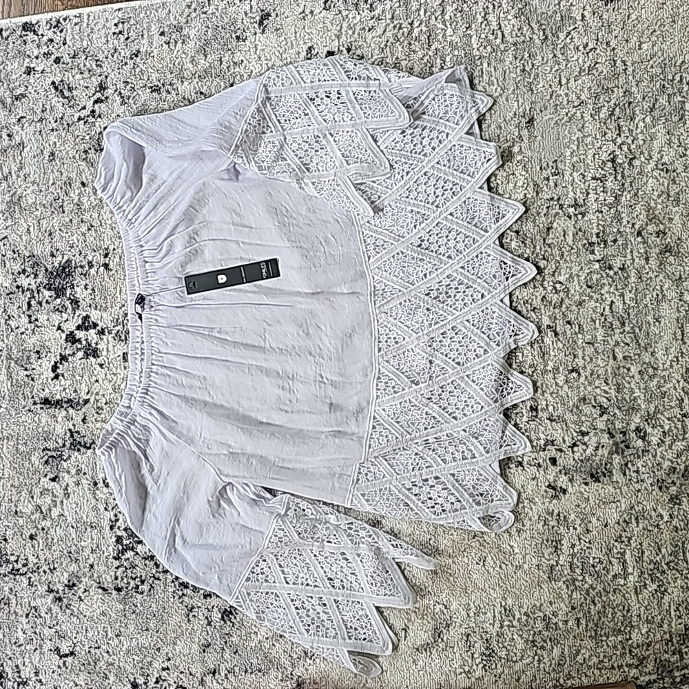 NWT Off the Shoulder White Shirt Size Medium